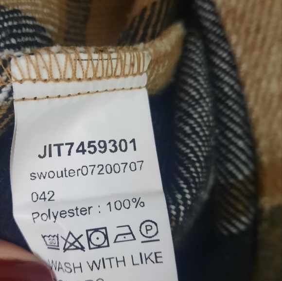 Oversized Plaid Shacket - Picture 7 of 11